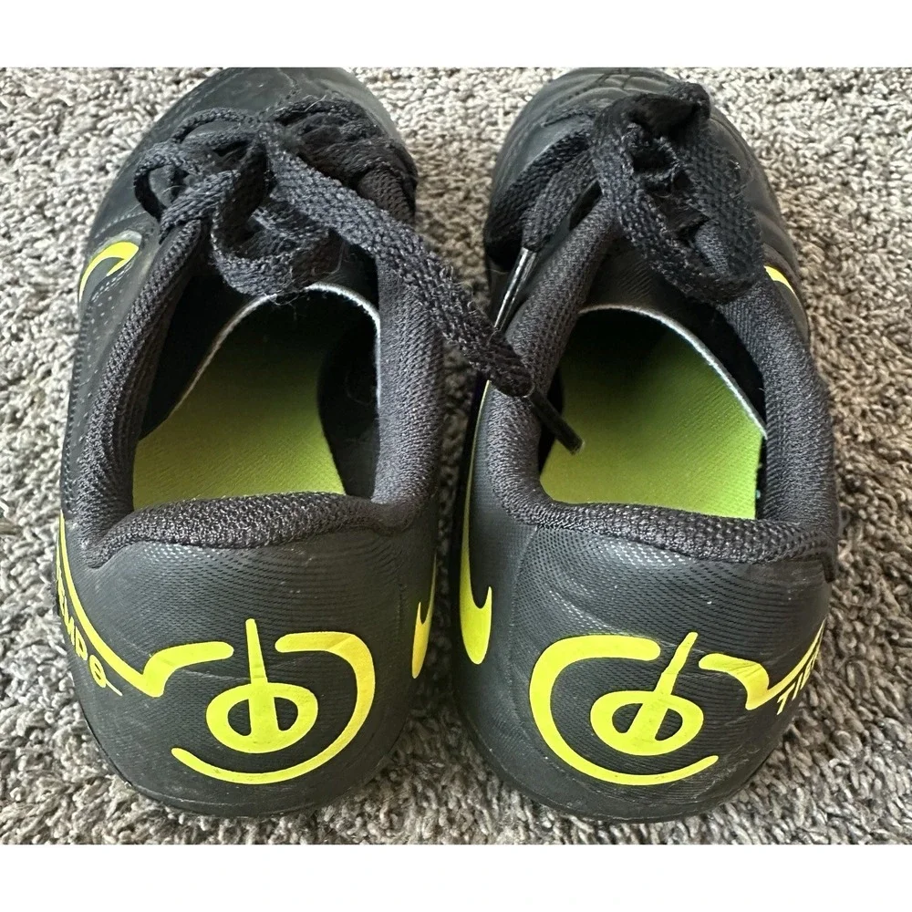 Nike Boys Tiempo - Size 5 Y Black - Soccer Cleats Shoes